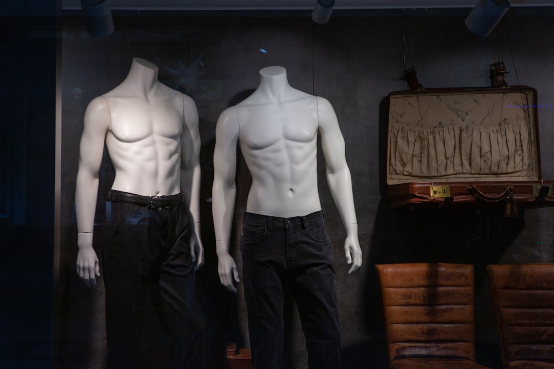 Comparison: AI outfit detection for video vs for eCommerce tagging - AI outfit detection