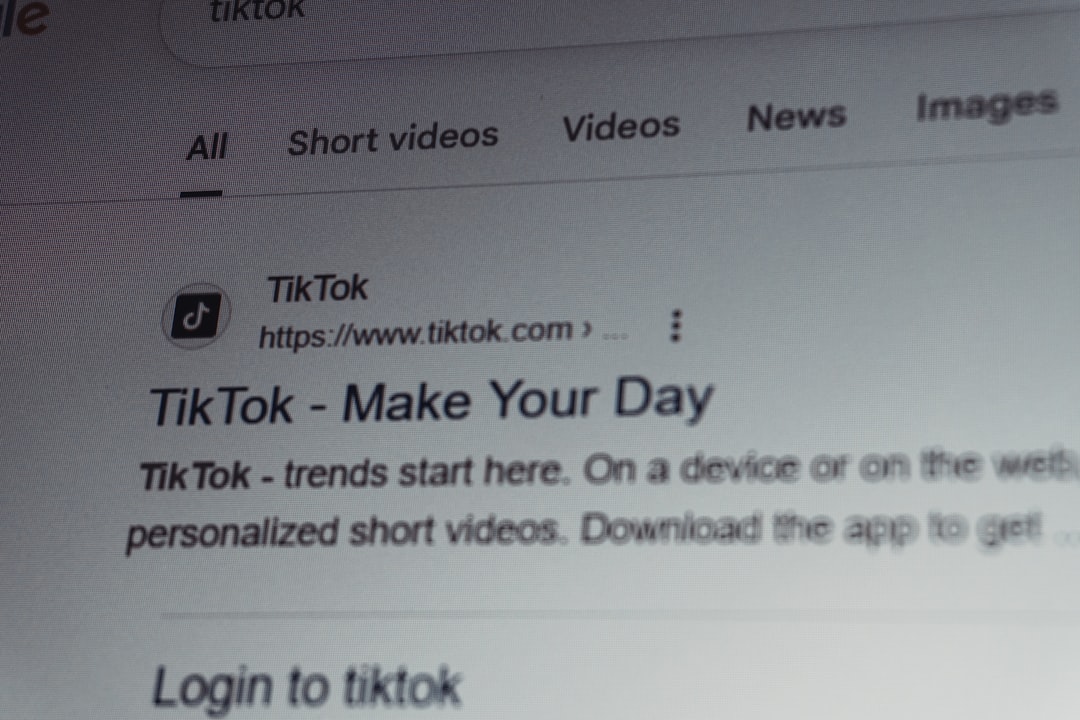 Optimizing videos for the TikTok algorithm and vertical formats - create TikTok fashion videos